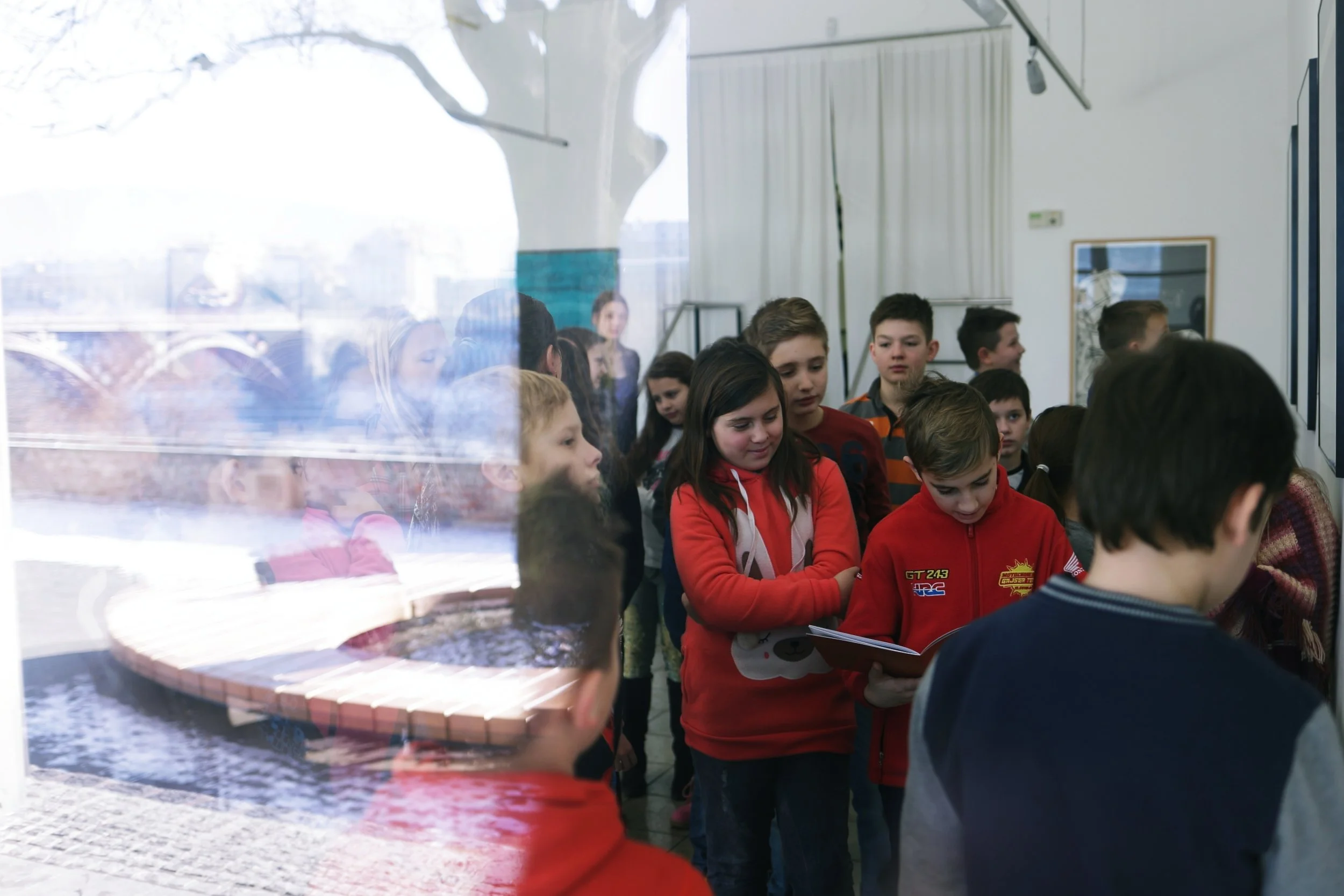 Poziv galerije Media Nox: »Z UMETNOSTJO IZBOLJŠAJMO SVET«