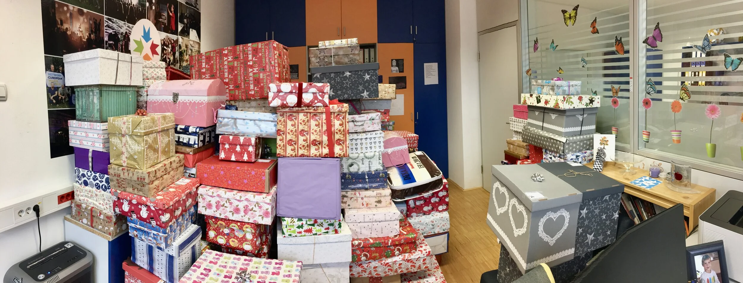 Več kot 350 zbranih darilc za akcijo Božiček za en dan