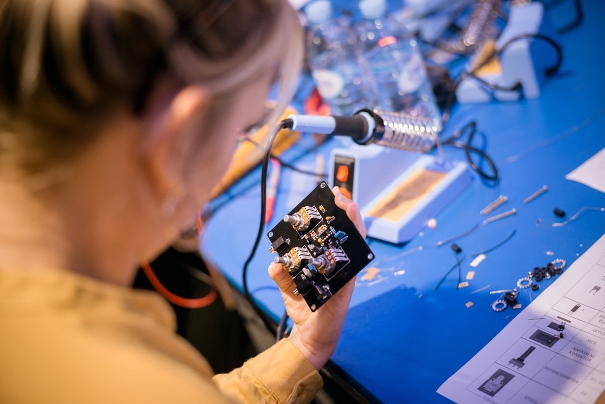 konS @ Inkubator // DIYstorzor