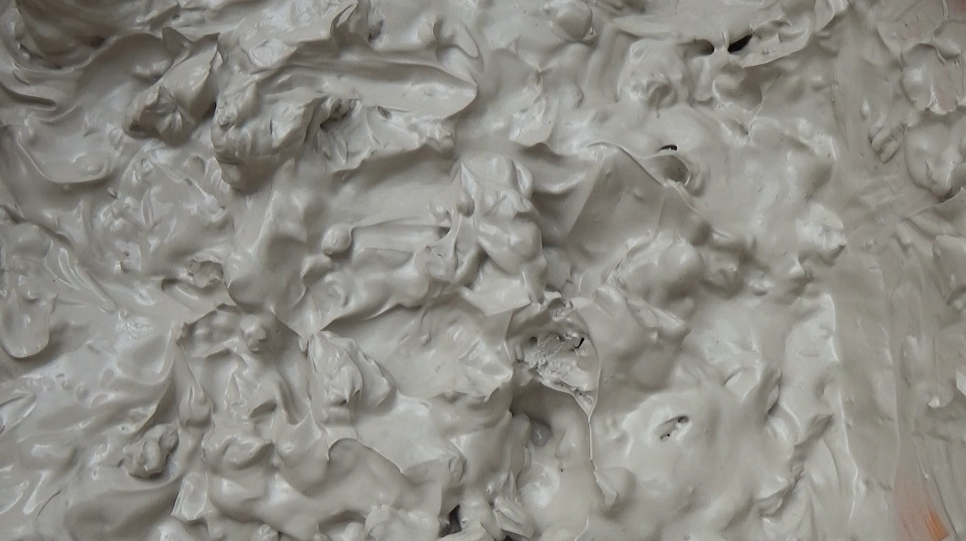 Radharani Pernarčič: Paviljon objemov