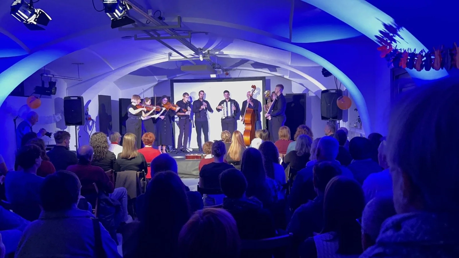 Ob Dnevu Maribora nastop Akademske folklorne skupine Študent