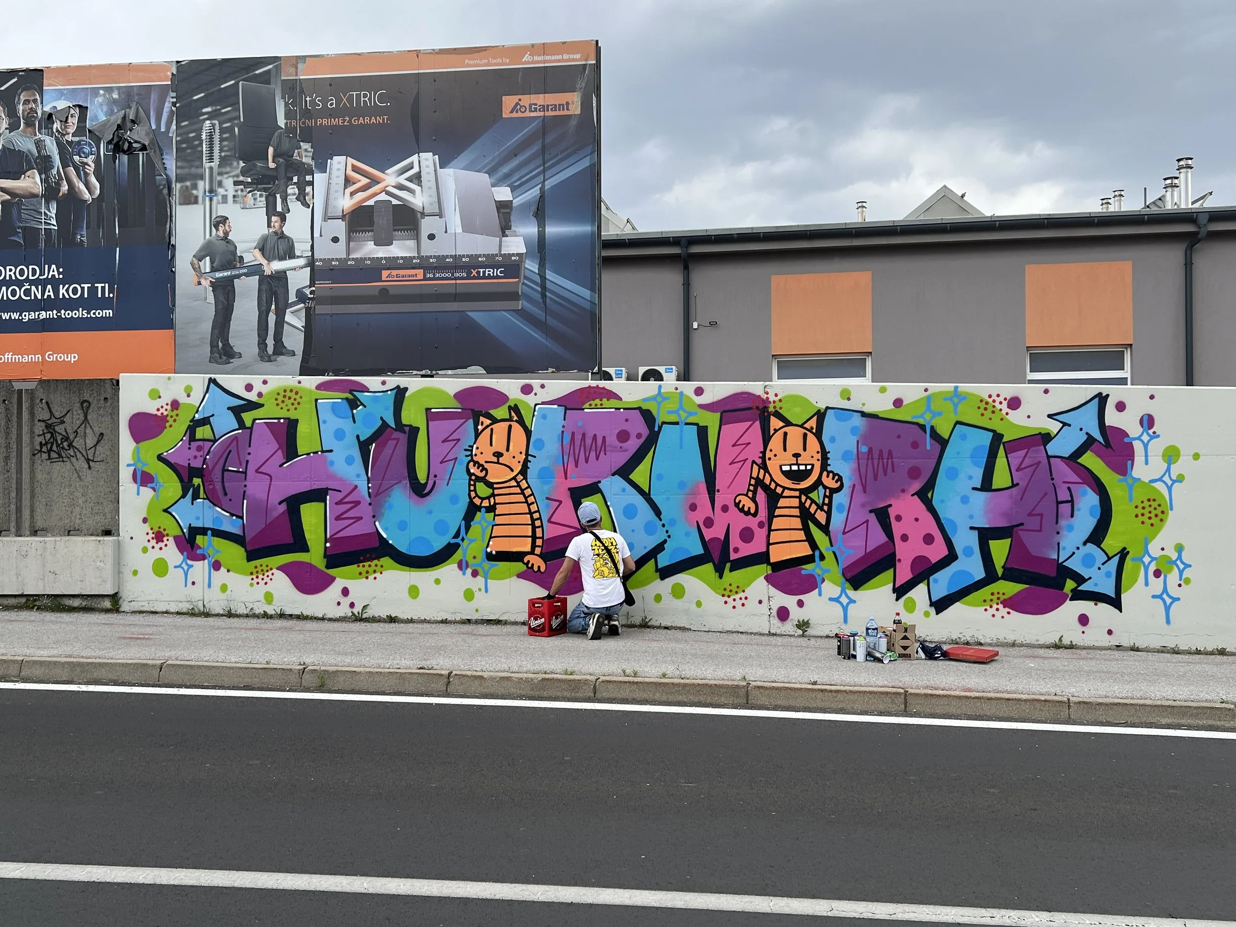 Festival grafitov sive stene spremenil v urbano galerijo