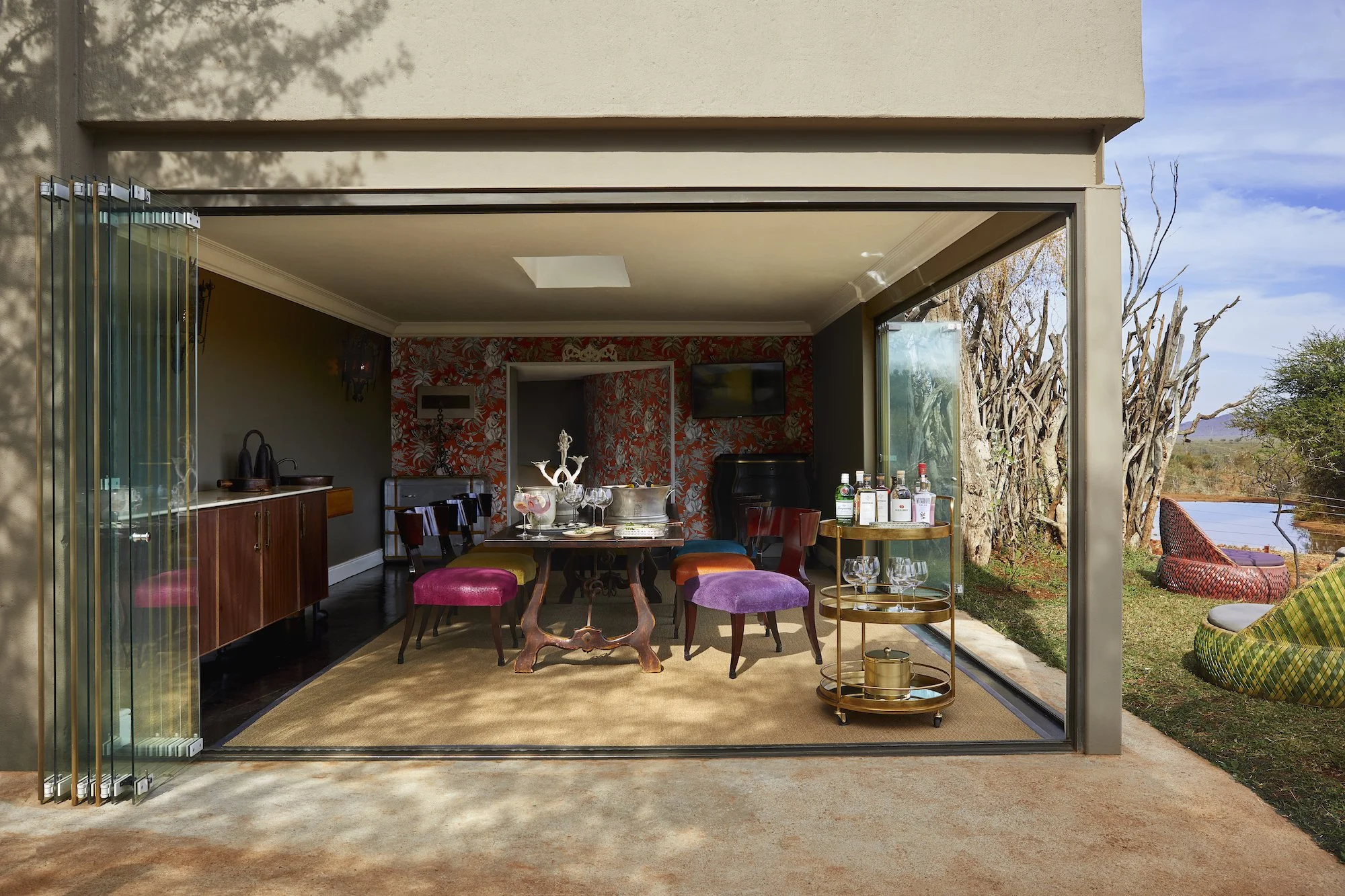 Molori Luxury hide and gin & whiskey bar hi res.jpg