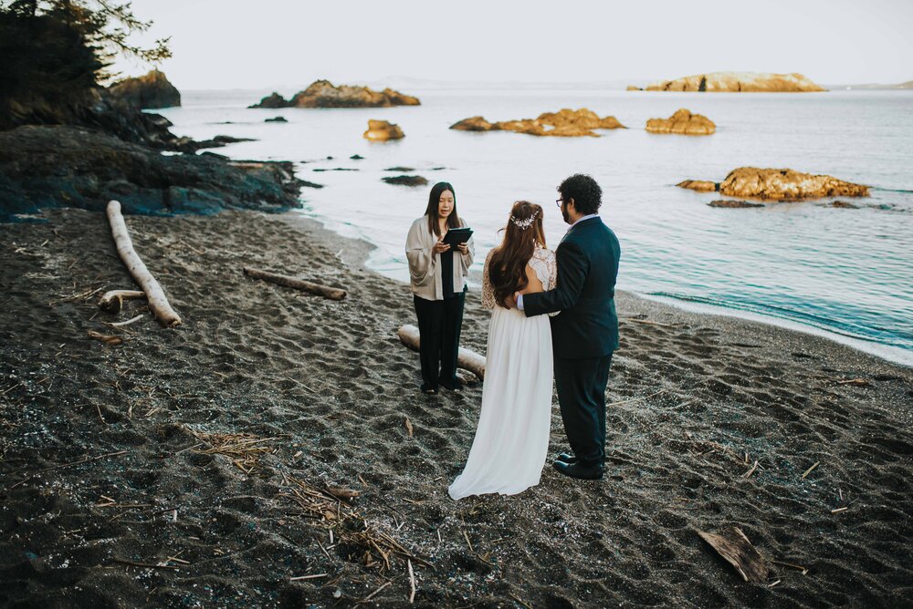 Rosario-Beach-Elopement-Whidbey-Island-Wedding-J-Hodges-10.jpg