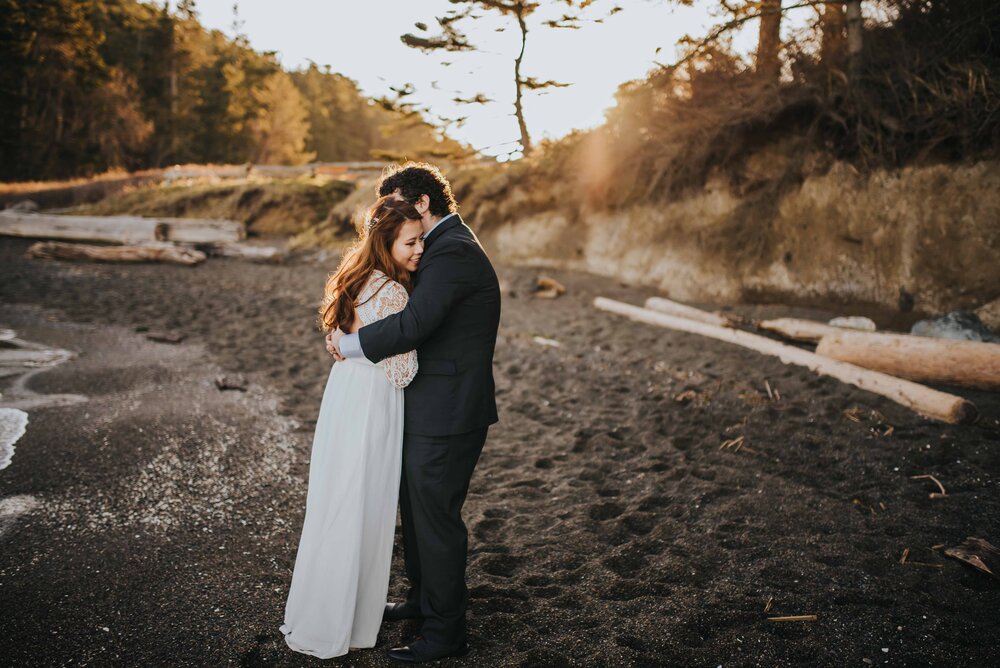 Rosario-Beach-Elopement-Whidbey-Island-Wedding-J-Hodges-27.jpg