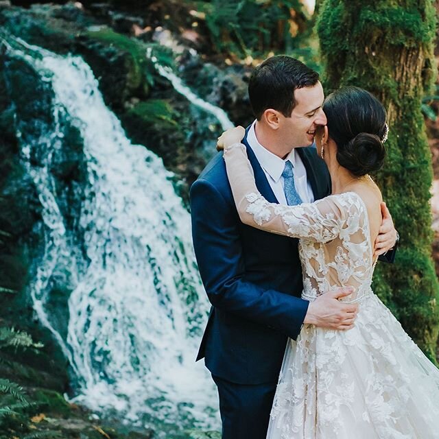 Debunking am elopement myth: &ldquo;You have to be a master hiker and go on a 3 day backpacking journey to get stunning wedding day images.&rdquo;
.
.
FALSE - if that&rsquo;s your thing, go for it!  But Whidbey Island, Mount Baker and the San Juan Is