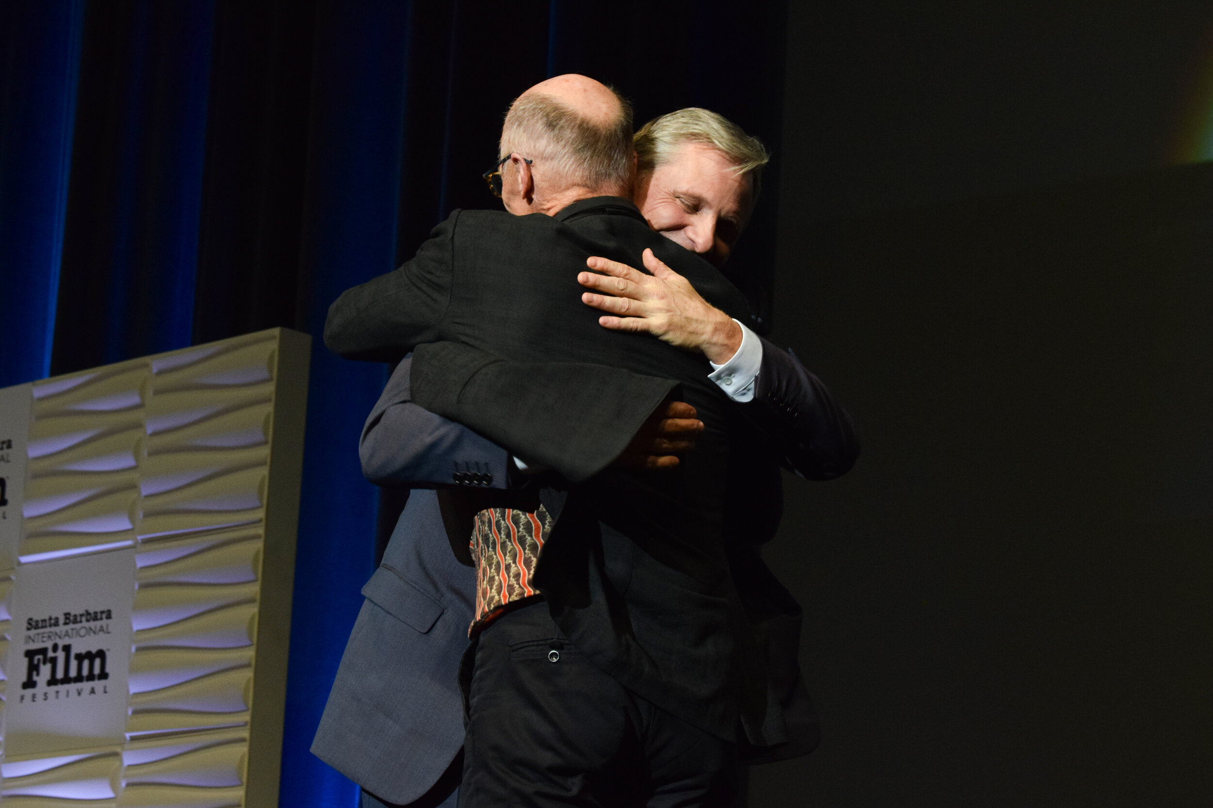  Ed Harris, actor, presents Viggo Mortenson, Green Book, with the American Riviera Award at the 34th Santa Barbara International Film Festival. 