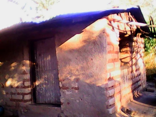 Mud houses are common to see in the outskirts of the cities or rural indigenous areas of the country. Sadly, is a common reality that you get accustomed to seeing.