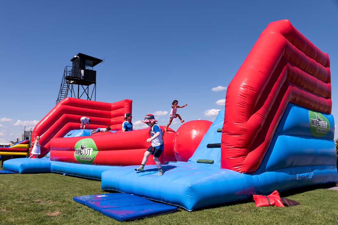 jumpingcastlesmelbourne (1).jpg