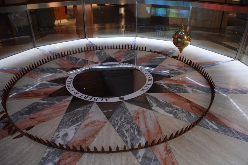 foucault-pendulum-s-1.jpg