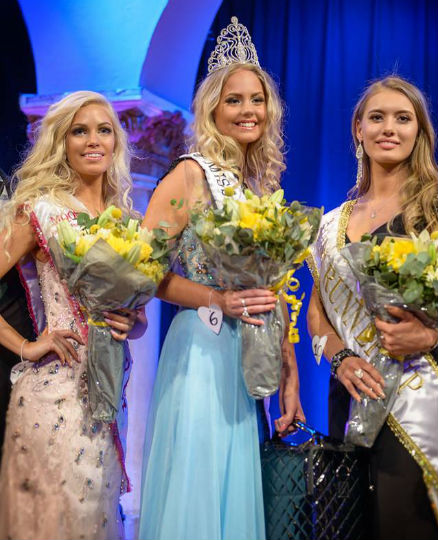 Côrte da beleza sueca: Isabelle, a terceira colocada, Hanna-Louise, a nova Miss Suécia World, e Maja, a segunda colocada.