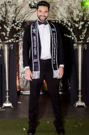 Eduardo Medeiros de 29 anos é o Mister Pernambuco 2017.