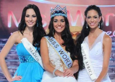 Gibraltar surpreendeu a todos e venceu o Miss Mundo 2009, deixando a favorita do México (e) em segundo lugar, e a "dona da casa", Miss África do Sul, na terceira colocação.