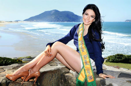 Julia Gama, gaúcha eleita Miss Mundo Brasil 2014 posa para a revista CARAS no Costão do Santinho (CARAS).