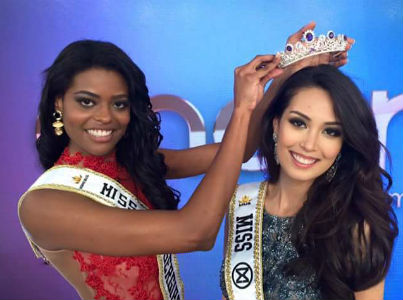 Ana Luiza abdicou e coroou Catharina Choi Nunes oficialmente como Miss Mundo Brasil 2015 no Programa Encontro com Fátima Bernardes, na Rede Globo (foto/Globo).