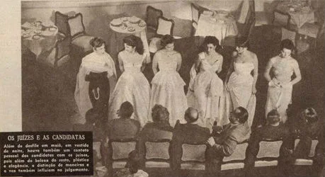 As 6 candidatas ao título de Miss Brasil 1954 apresentam-se para os jurados no Quitandinha (O Cruzeiro).