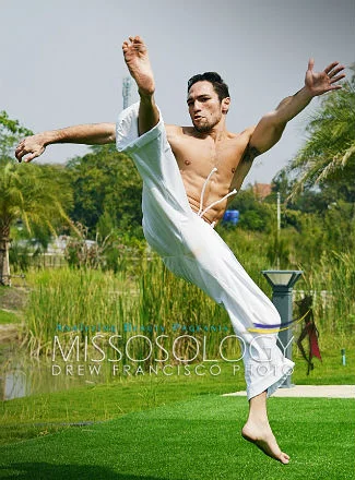 Ivo: da Paraíba para a Tailândia e Top 15 no Mister International.