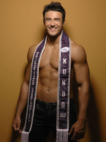 Lucas Gil: eleito em 2007, o primeiro Mister Brasil CNB foi vice-Mister World (foto Paulo Cibin)