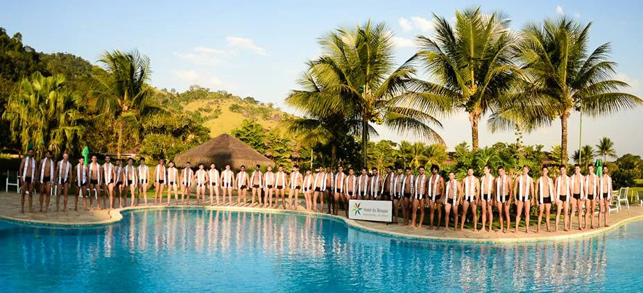 Candidatos do Concurso Nacional de Beleza 2017 na piscina do Hotel do Bosque, após desfile "moda praia" (foto Aliram Campos).