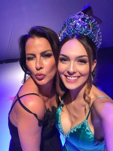 Rainhas: Miss Brasil Mundo 1996 Anuska Prado e Miss Brasil Mundo 2017 Gabrielle Vilela.