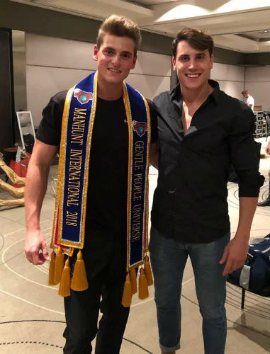 O espanhol Vicent Llorach (Manhunt International 2018) e Jonatas Trevisan, Manhunt Brasil e semifinalista.