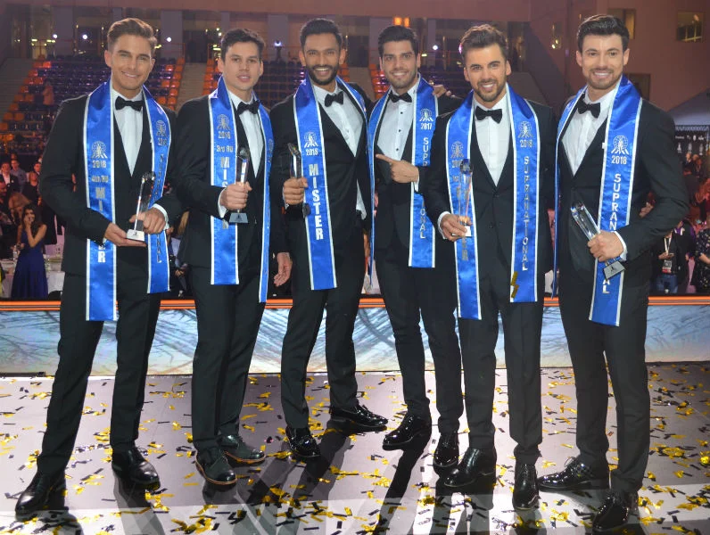 Finalistas do Mister Supranational 2018: Países Baixos (5), Tailândia (4), Índia (1), Gabriel Correa, vencedor de 2017, Polônia (2) e Brasil (3). Foto: Ricardo Carvalho.