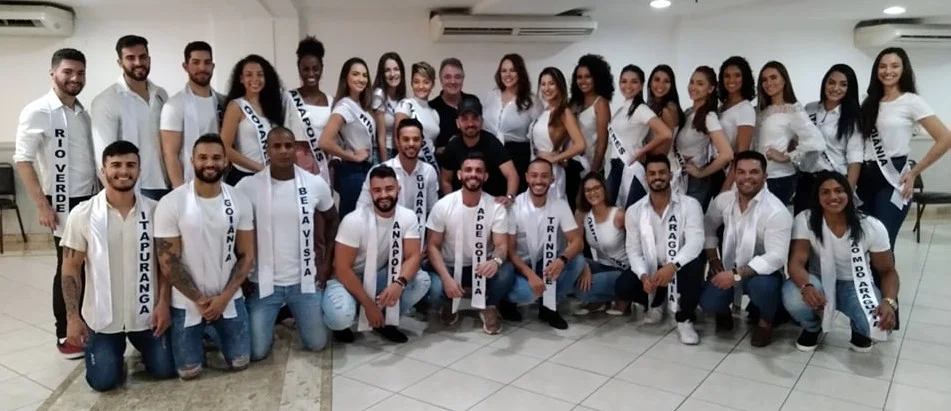 Os candidatos goianos de 2019 com Jane Borges, Miss Brasil Mundo 2006, Henrique Fontes, diretor do Concurso Nacional de Beleza, e Raffael Rodrigues, coordenador estadual de Goiás.