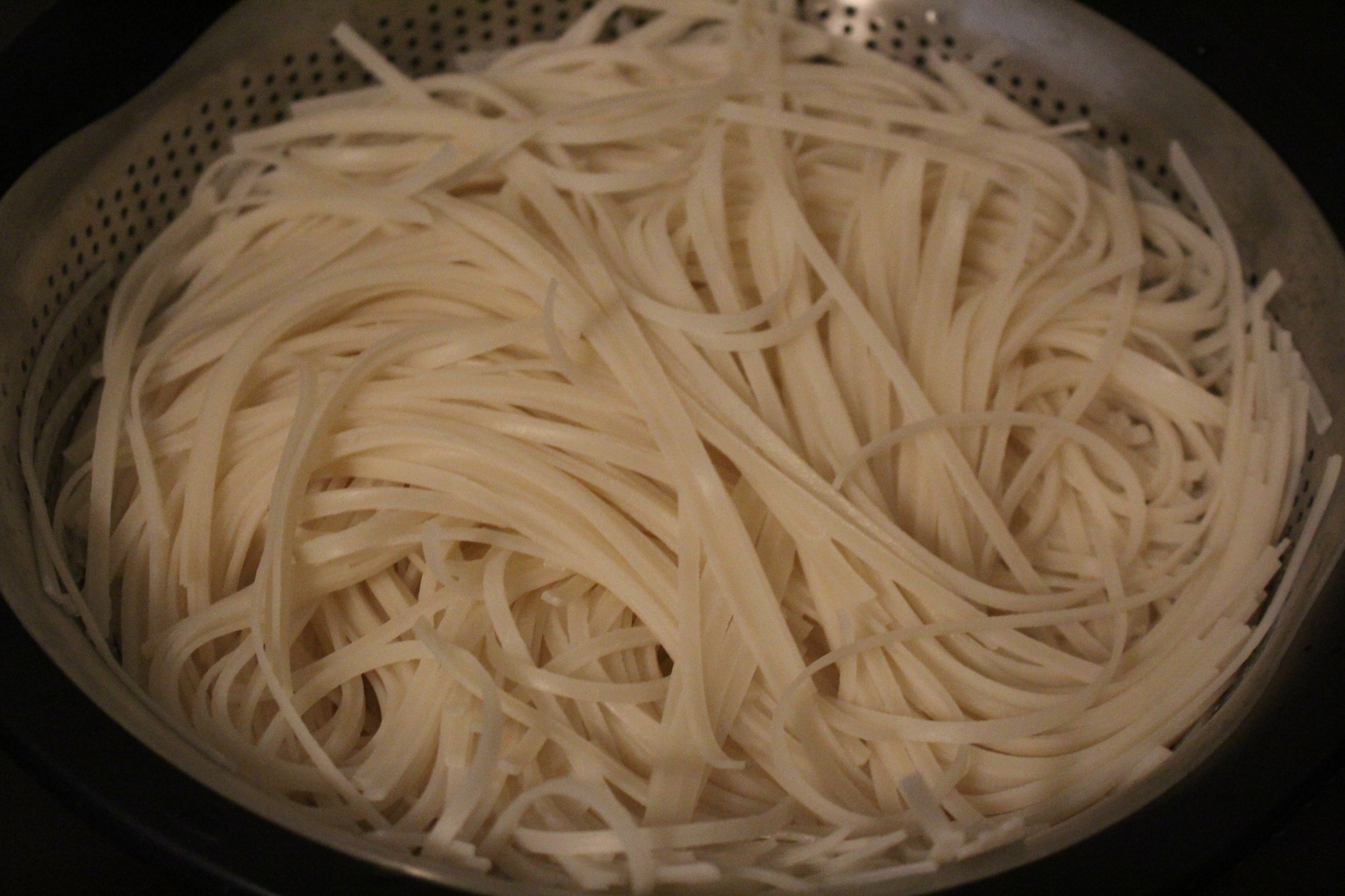 Medium-cut rice noodles 