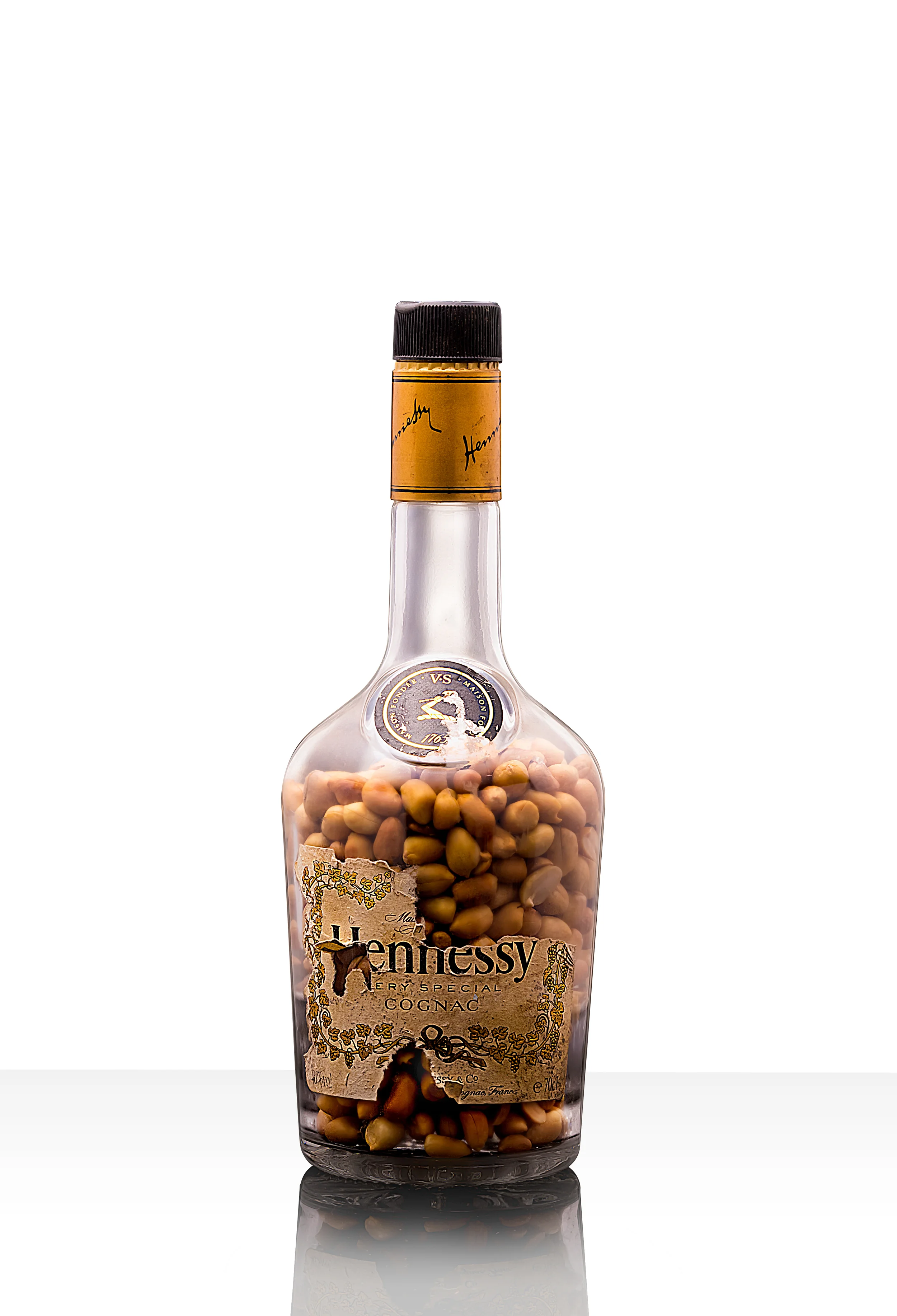 ground-nut_white.jpg