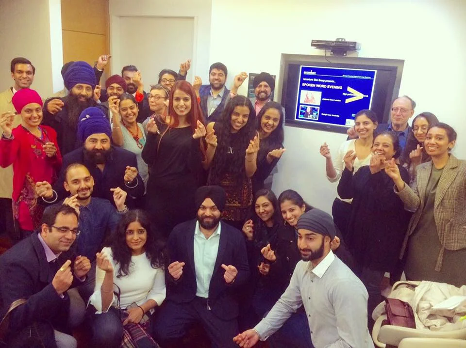 Click your fingers, show us what words you connect with! It is so insightful for us artists to know how our audiences feel about the words we write.. It was great to meet and connect with all these wonderful people at the Accenture Spoken Word Evening!