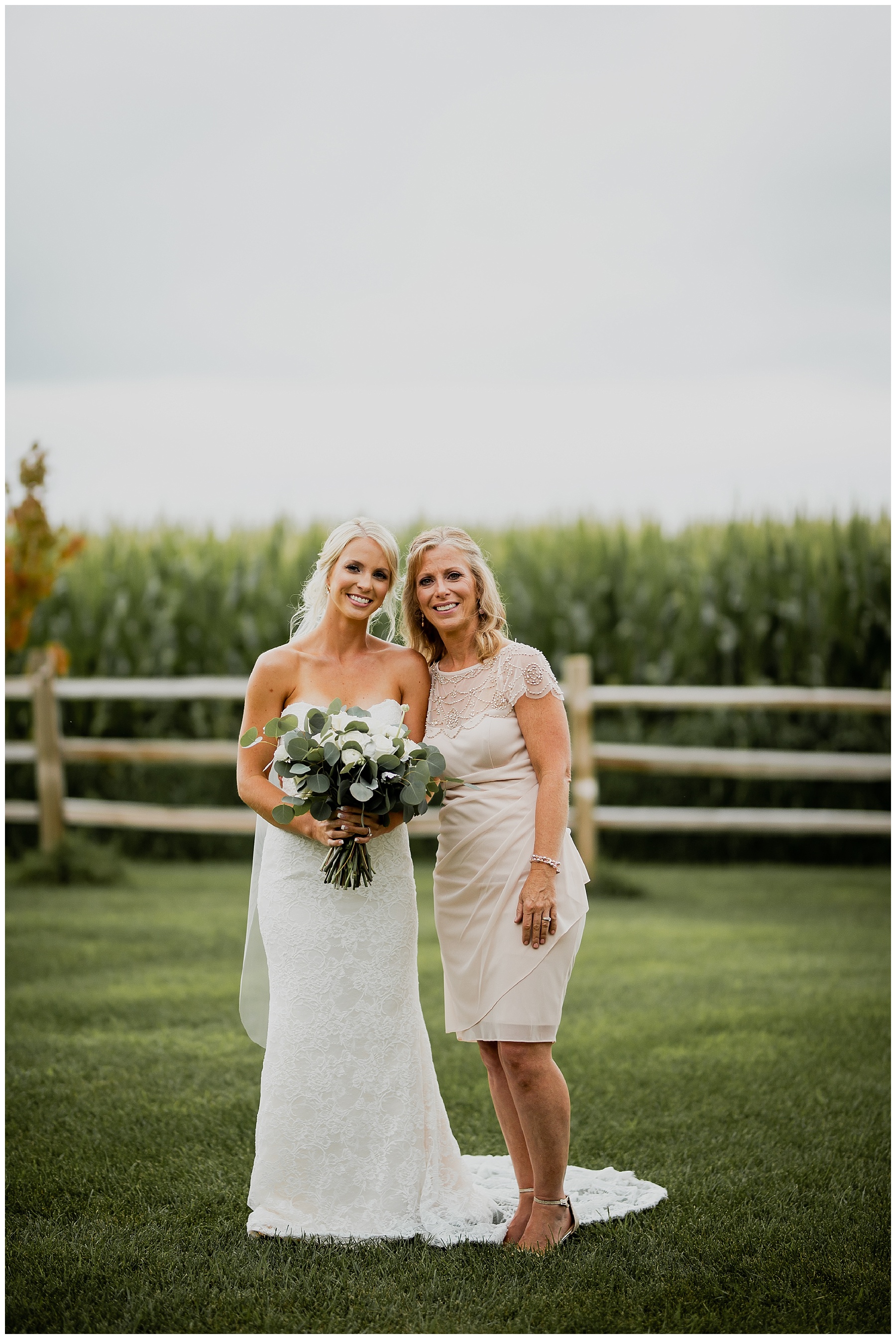 WISCONSIN WEDDING PHOTOGRAPHER 70.jpg