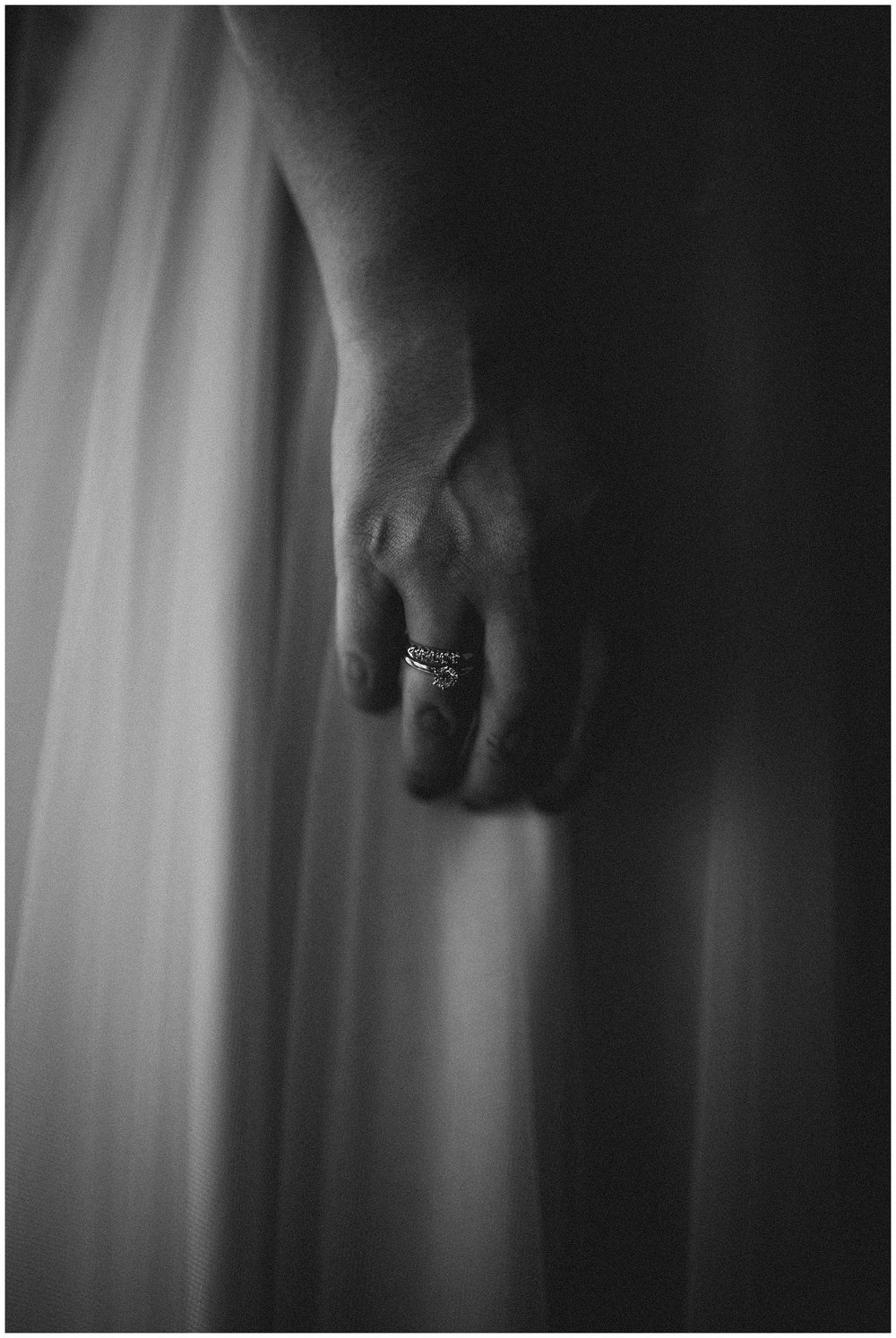 WISCONSIN WEDDING PHOTOGRAPHER -THE COVENANT AT MURRAY MANSION WEDDING-102.jpg
