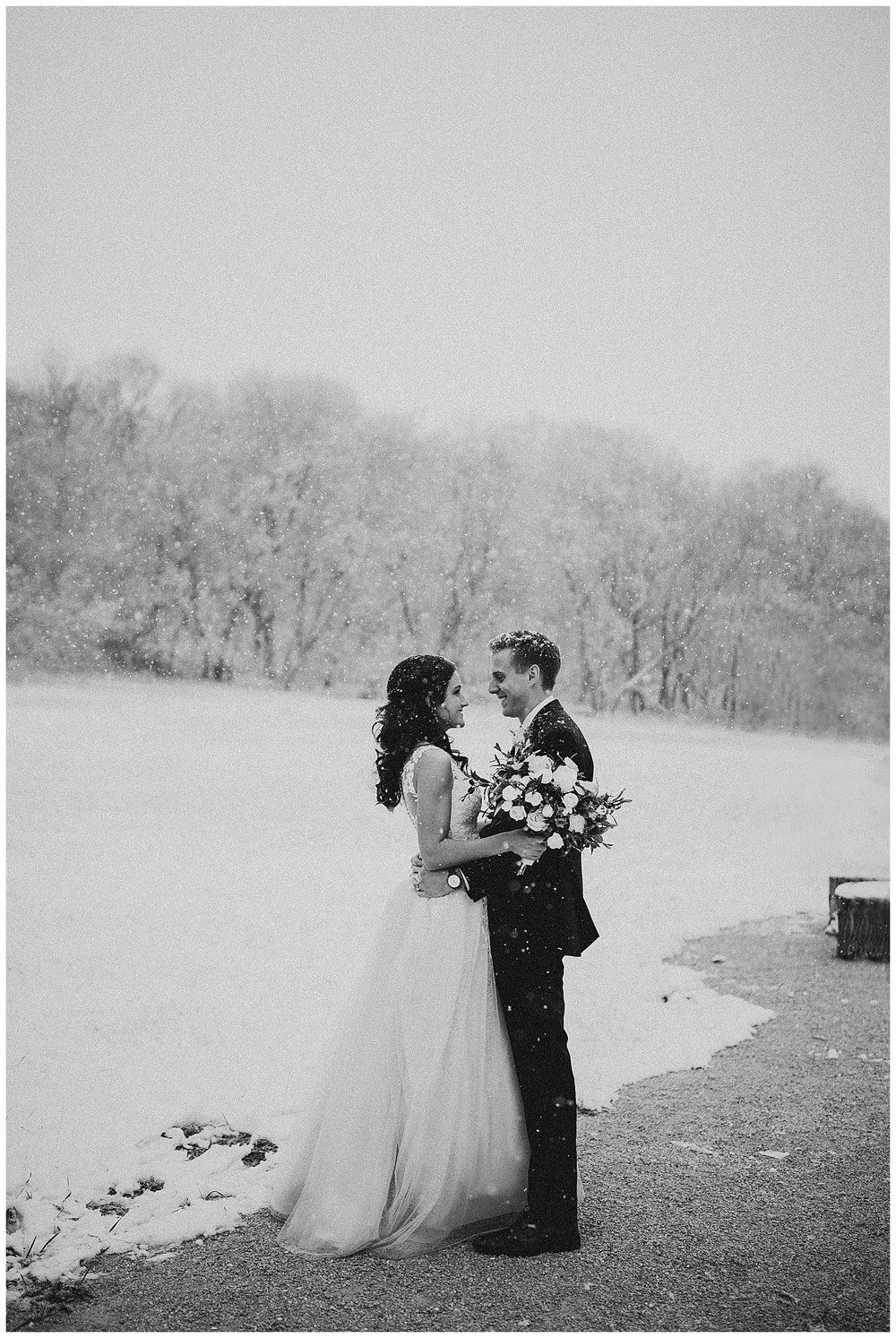 WISCONSIN WEDDING PHOTOGRAPHER 25.jpg