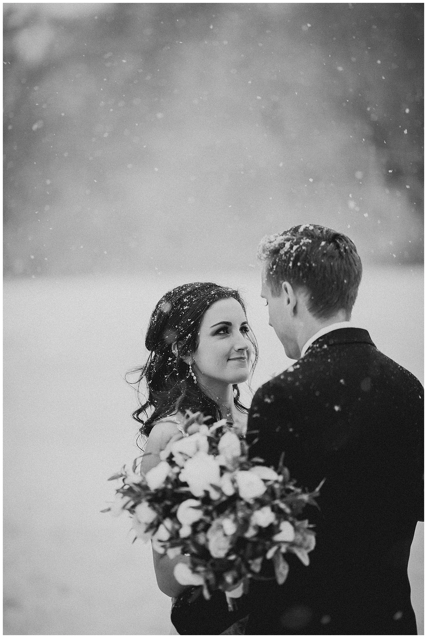 WISCONSIN WEDDING PHOTOGRAPHER 24.jpg