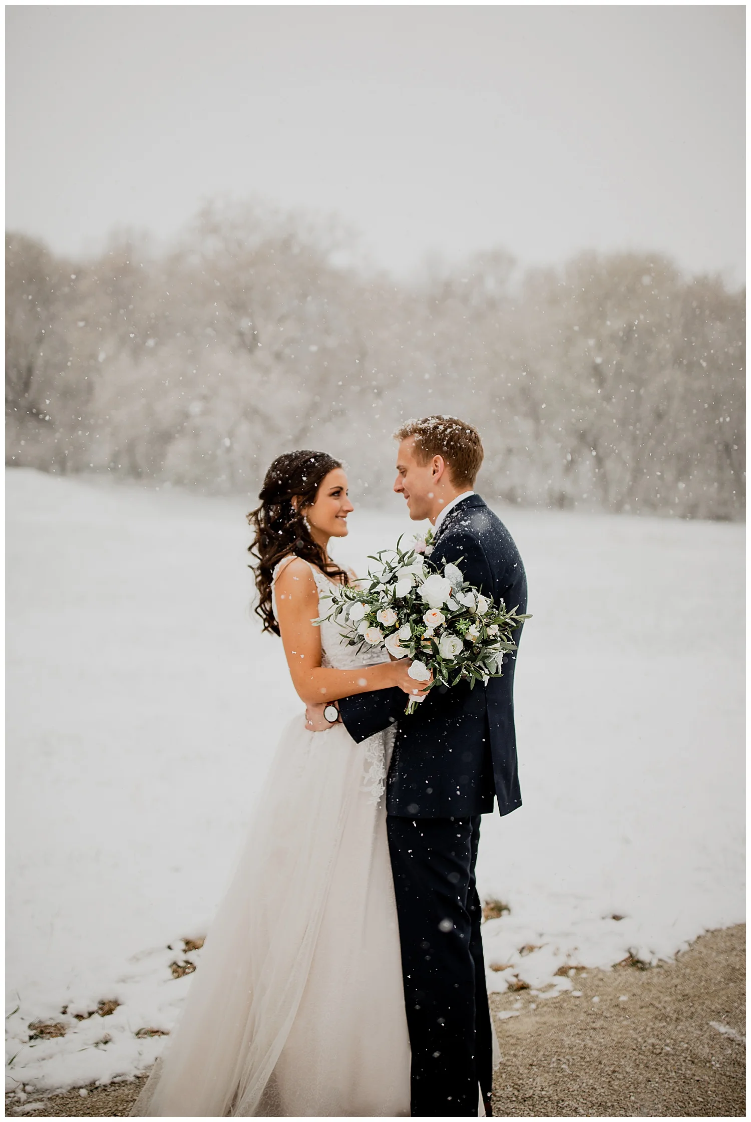 WISCONSIN WEDDING PHOTOGRAPHER 9.jpg