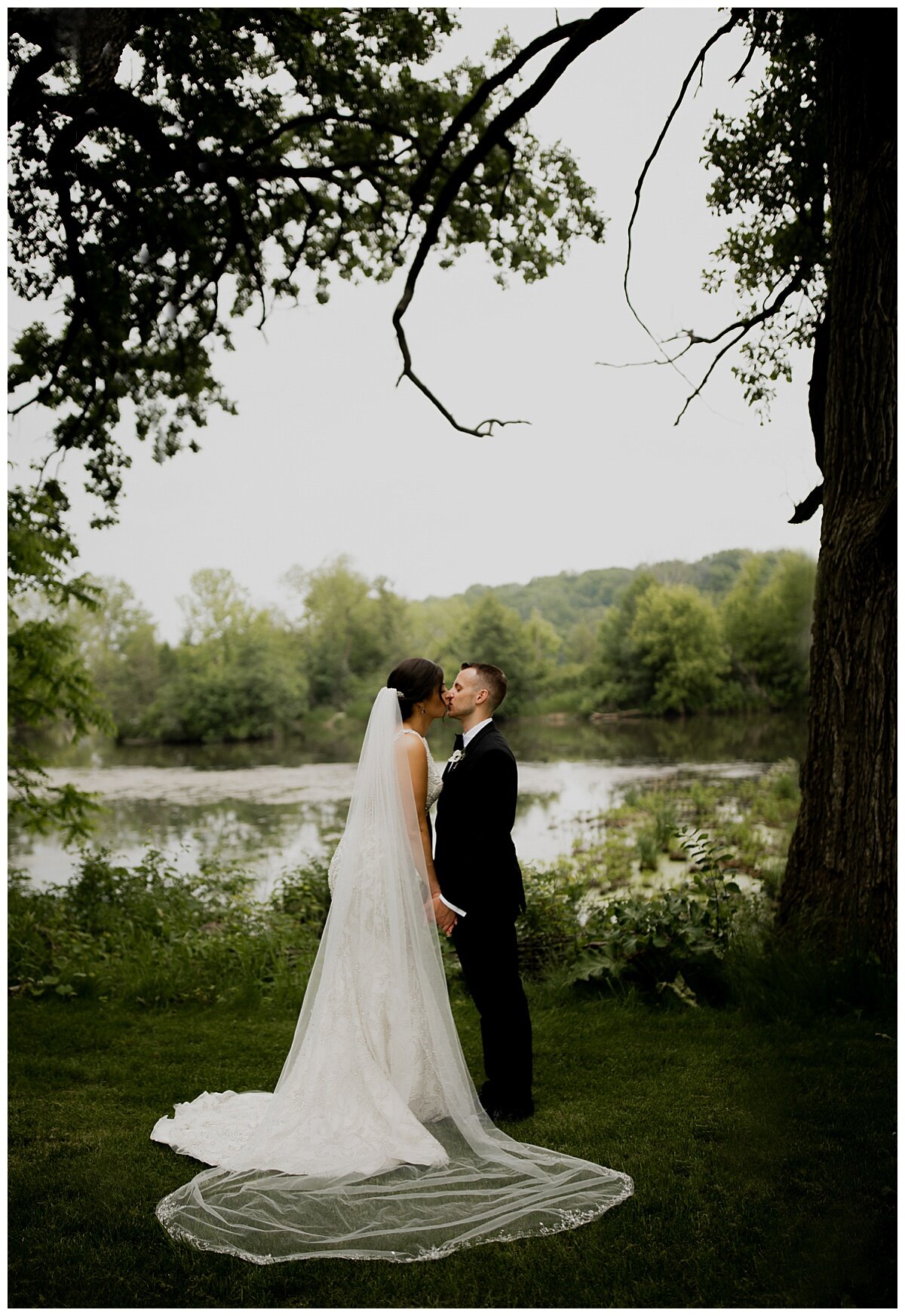 MILWAUKEE WEDDING PHOTOGRAPHER -262.jpg