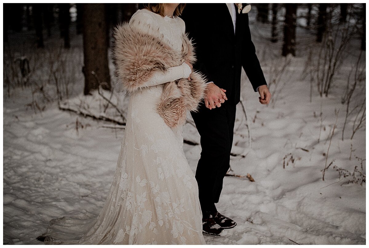 MILWAUKEE WEDDING PHOTOGRAPHER - GLACIER HILLS PARK WEDDING PHOTOS 14.jpg