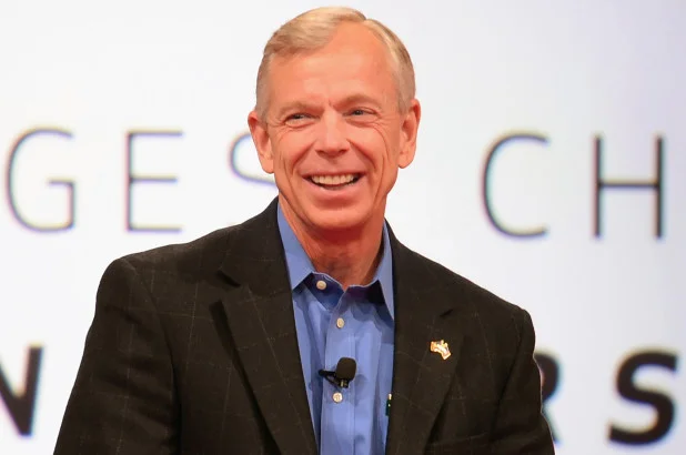 Lowell McAdams CEO of Verizon