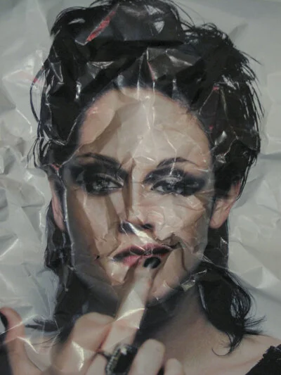 TheFinger-HEYDT-SkinDeep.jpg