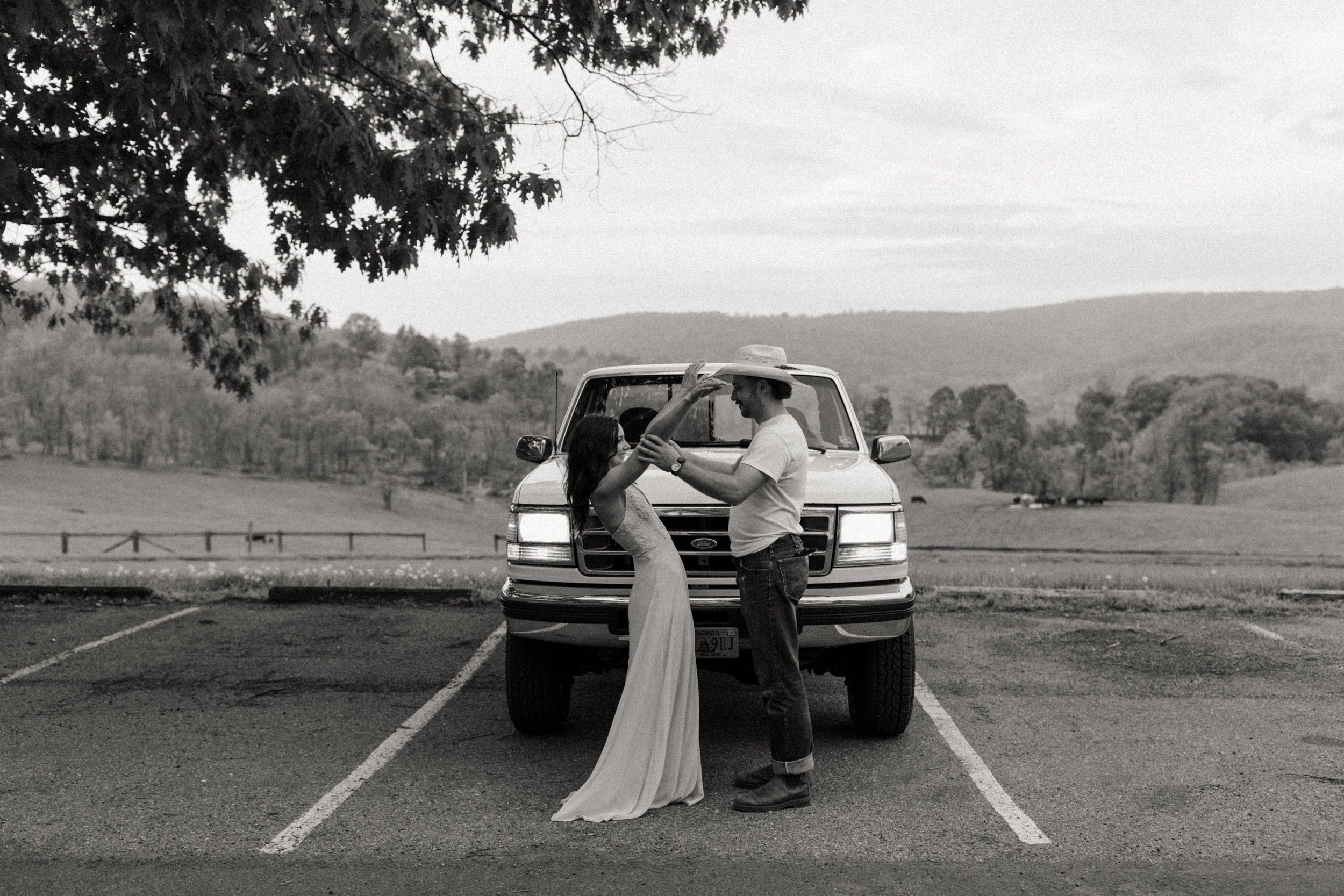 kelsey&mark-engagement-skymeadows-2019-peytoncurry-0248-2.jpg