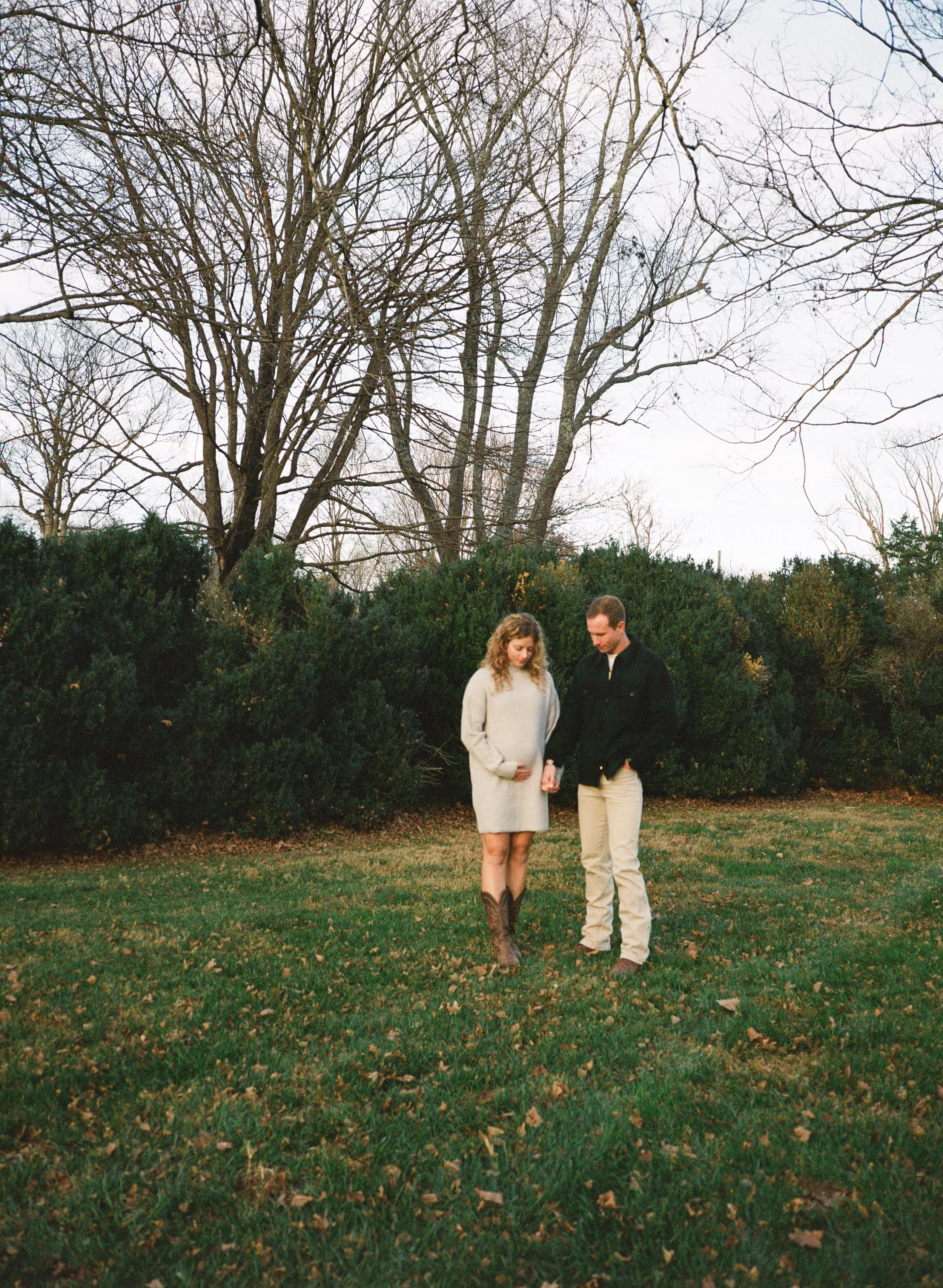 camryn&erik-holiday-film-franklin-tn-peytoncurry-2025-56.jpg