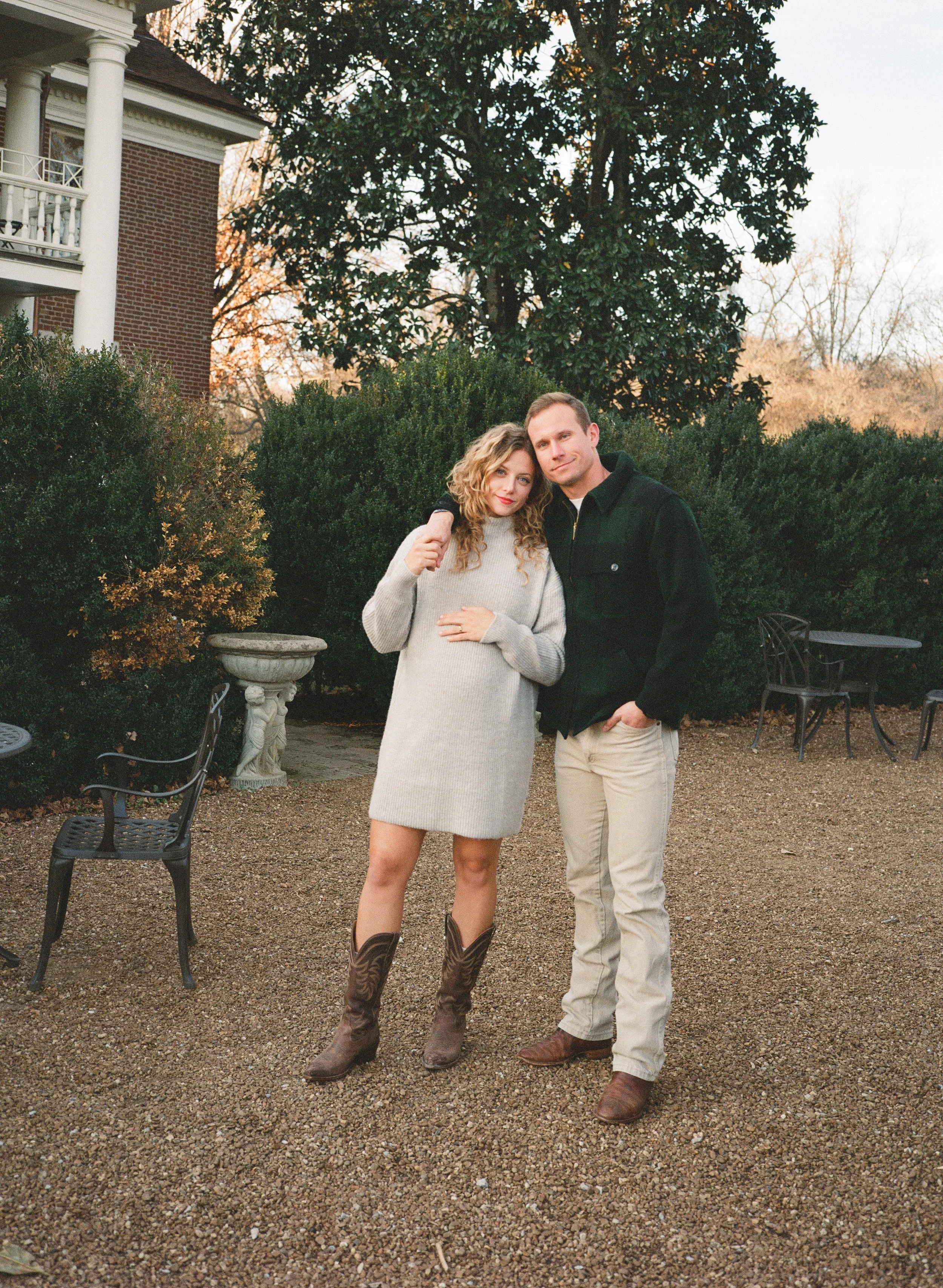 camryn&erik-holiday-film-franklin-tn-peytoncurry-2025-19.jpg