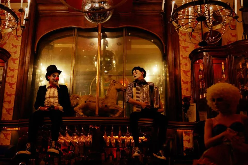 Clown Bar