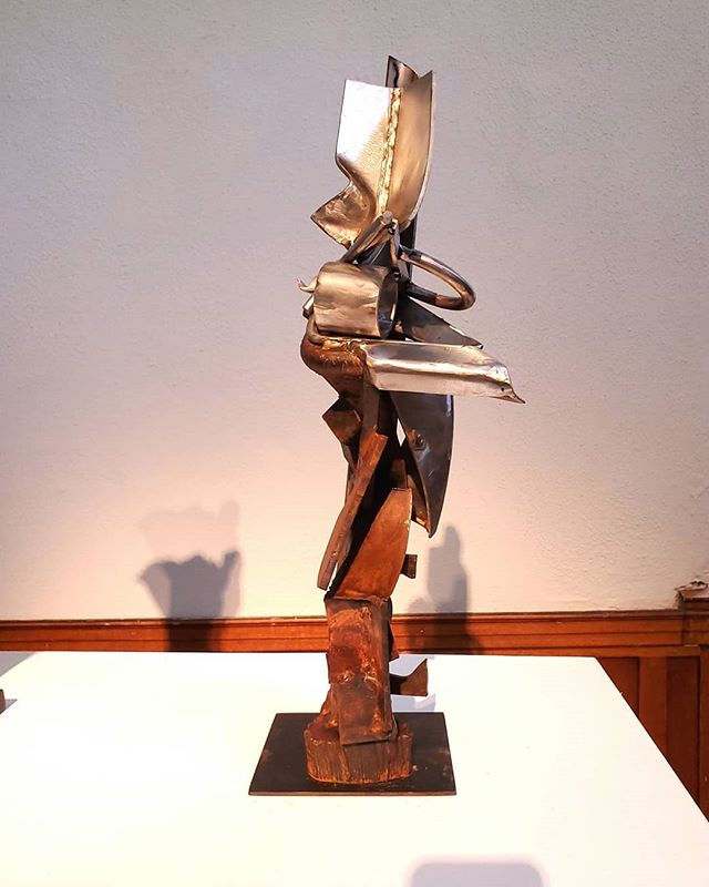 Acension, 2019 
21.5 x 9 x 7.5 
Recycled stainless and steel

#mixedmetal #recycledsteel #abstractsculpture #recycledart #mnartist #annoyinggnats #mnvikings #vikingart