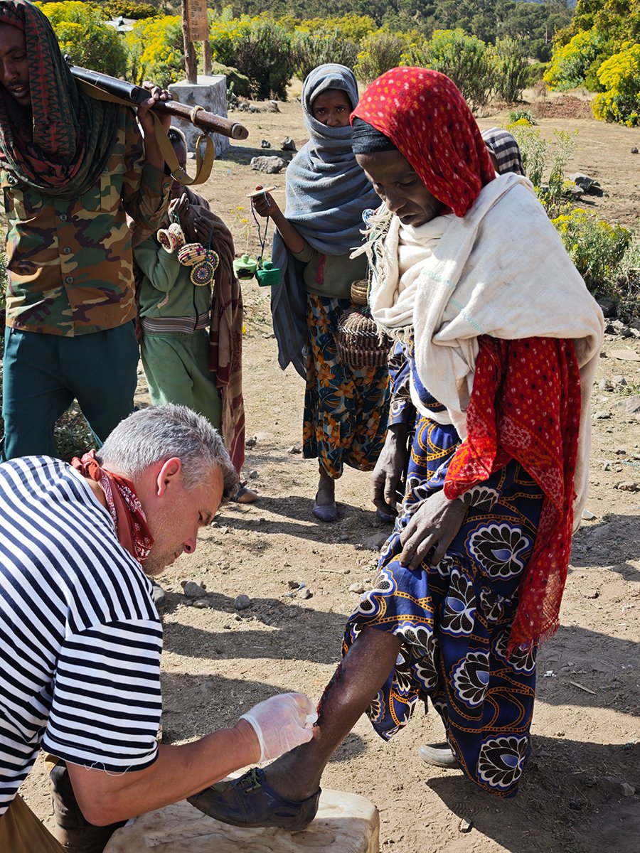  medizinische Hilfe  Wir wurden von Menschen am Straßenrand angesprochen, ob wir helfen können.  Äthiopien  Januar 2026 