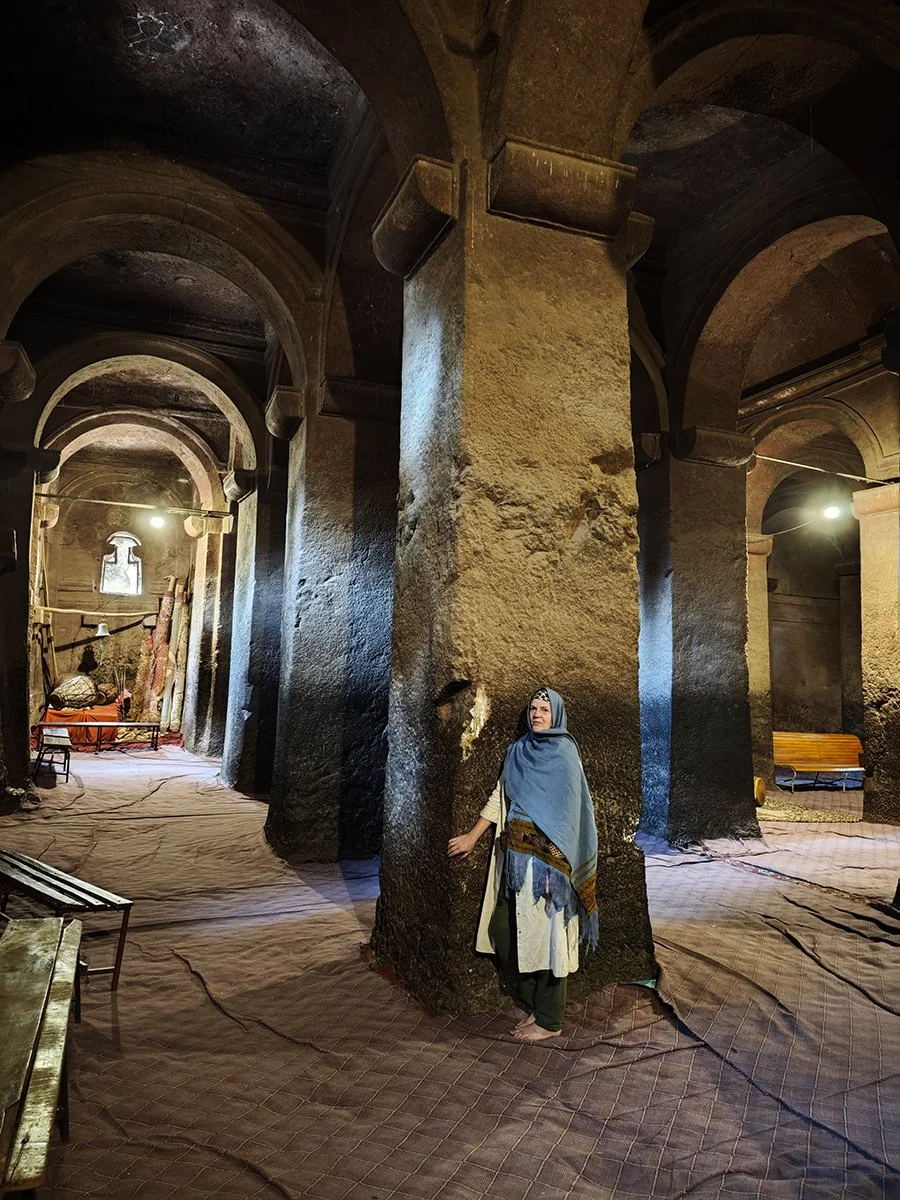  Steffi in einer Monolithischen Kirche  Lalibela  Äthiopien  2026 