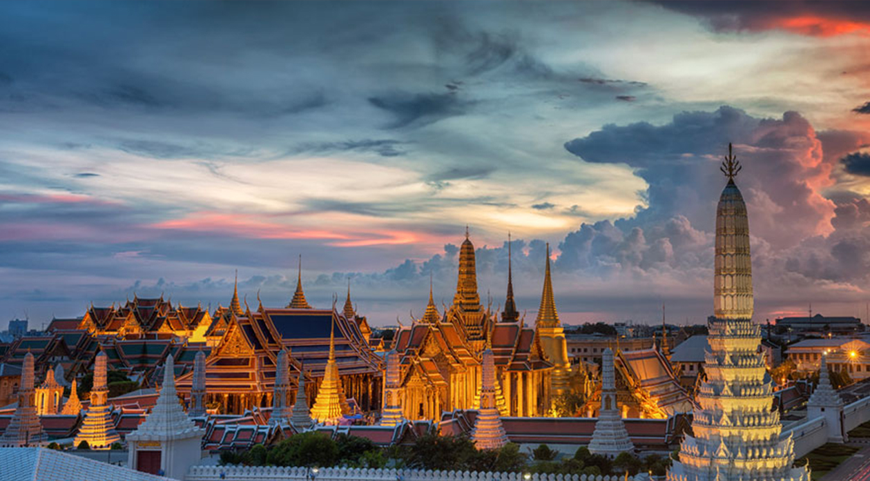 grand-palace-bangkok-wat-phra-kaew-night-onarto.jpg