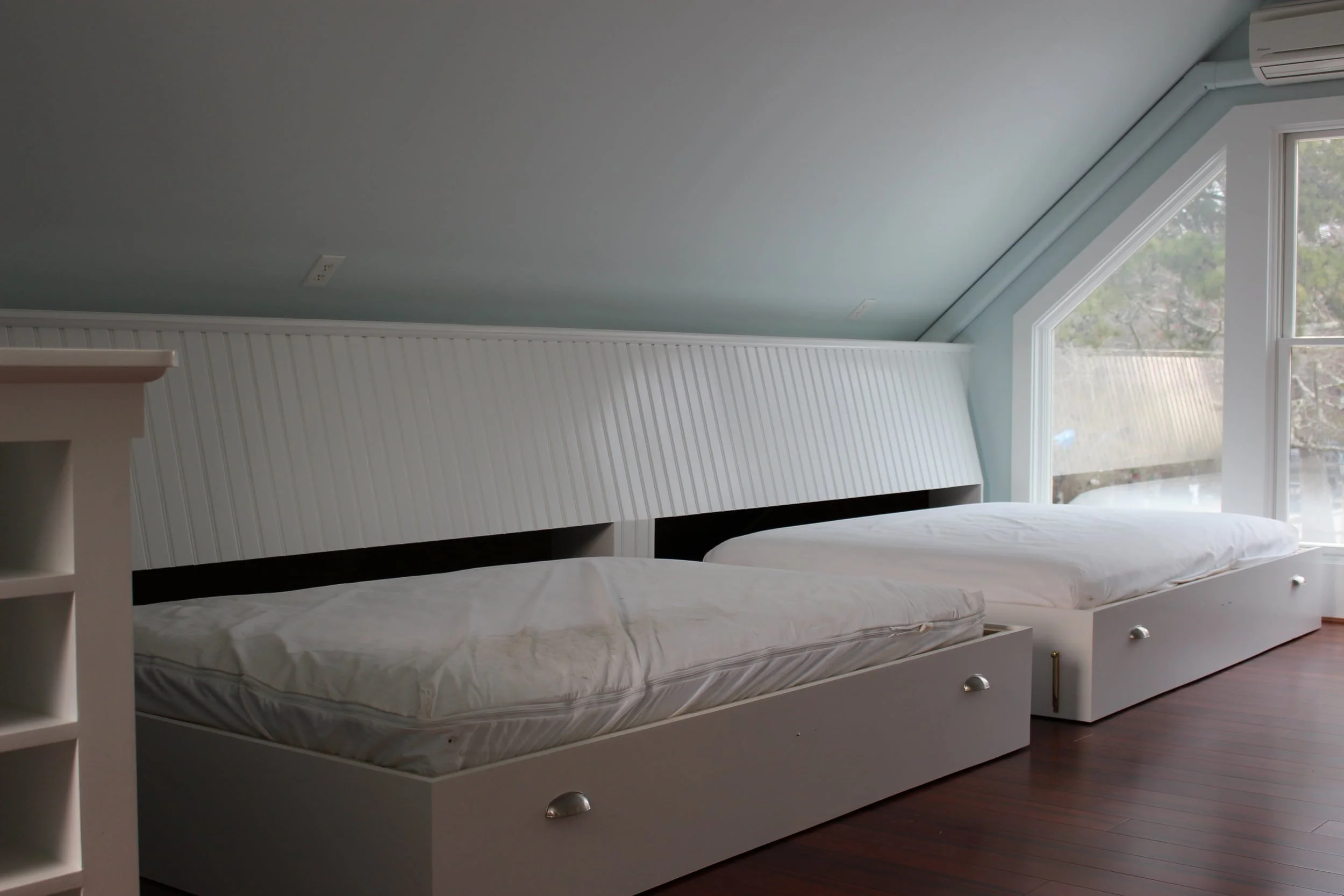 Convertible Built-in Beds.JPG