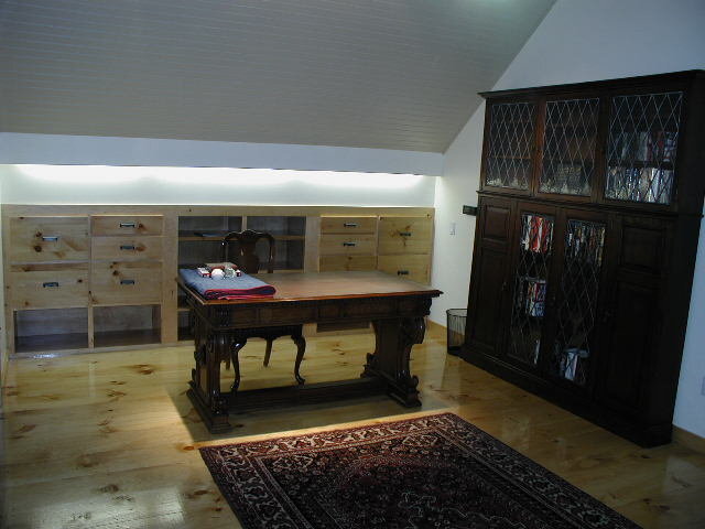 Office, custom cabinets.JPG