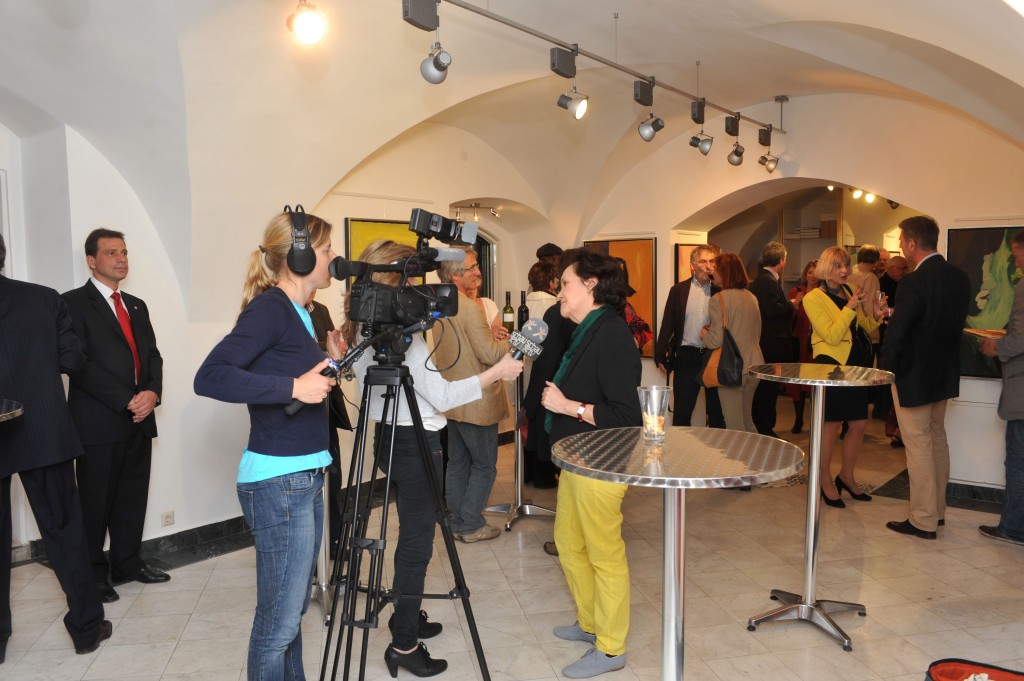 Desplazados-Entwurzelt: MACON-MAria CONsuelo Vargas de Speiss Personalie in Galerie C mit einer aktuellen Werkbeschreibung von Oswald Oberhuber